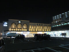 平日は19:00出航・休日は18:00出航
何方も2時間半の乗合屋形船コースでしたが本当に楽しく素敵な時間を楽しめました。
利用時で13,200-/大人は決して安くはありませんが
景色・料理・サービス等を鑑みれば納得の値段です

まだまだ団体での貸切りが主流の屋形船ではありますが、乗合船も楽しいですよ～お勧めです

楽しい時間はあっという間、再び両国からJRで帰りました
帰りの車内でも楽しかったと両親が言ってくれ、何よりでした
楽しい思い出になってくれたと信じています。

※つたない文章＆写真に最後までお付き合い頂きましてありがとうございました