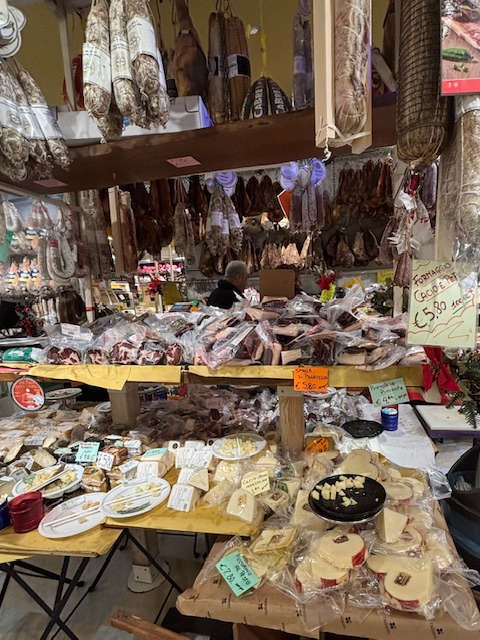 お土産を選ぶけど中々決まらず