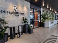 ※この旅行記は「ロックスの老舗パブ・ハーバーブリッジからの景色・カンガルー肉のステーキなど【2025年GWシドニー＆ブリスベン7泊9日vol.3】https://4travel.jp/travelogue/11987448」のつづきです※

「ピアワンシドニーハーバー」を後にし、DiDiで「インターコンチネンタルシドニー」に移動して来ました。
「InterContinental Sydney by IHG」
https://www.sydney.intercontinental.com/
https://maps.app.goo.gl/vJ26WShrwzNFLdxn9