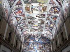 まずはイチオシ
バチカンのシスティーヌ礼拝堂

15年前イタリア、バチカンで本物を見たとき、身震いするほど感動しました！
これは、原寸大の陶板だそうです。それでもやっぱすごい！陶板とはいえ迫力満点！

ツアーはここの広場からスタートで、説明してくれます。
