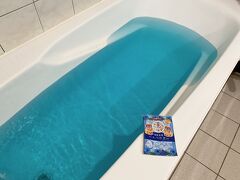 本日のバスタイムは、去年オメガの沖縄コンサートの時に買った
琉球美容バスパウダー、ちゅら海の香りを入れて

お休みなさい。