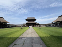 瑞龍寺。前田利長公の菩提をとむらうため三代藩主利常によって建立された寺とのことで、すごく立派でした。