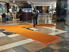 バスを下車し10分ほど歩きホテルへチェックイン
2泊するのは
MetroPark Hotel Kowloon
2泊　30,676円　@Expediaにて