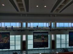 無事に那覇空港に到着！
久米島便への乗り換えまでに少し時間があるので、那覇空港を散策。
