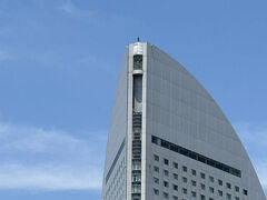 インターコンチネンタルホテルの女神像「みちびき」がうっすら分かるかな？