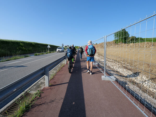 シスールメノール方面へ<br />前方はナバラ高速道路