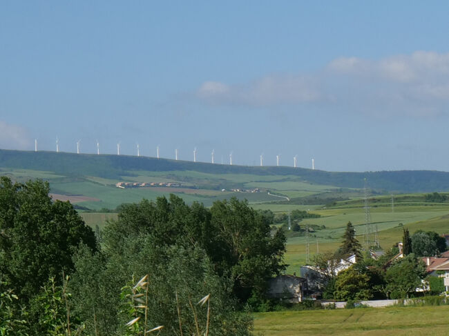 風車が沢山、あの向こうまで