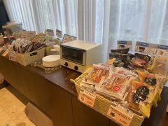 軽朝食付きでした

好きな菓子パンを選べます