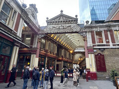 お次はレドンホール・マーケット（Leadenhall Market）へ・・・東側から入りました。