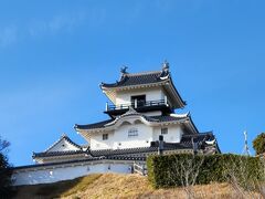 掛川城天守閣です

小さいですがとても美しいですね