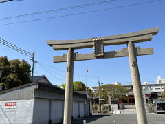 さらに東へあるいていくと、中島惣社という神社がありました。