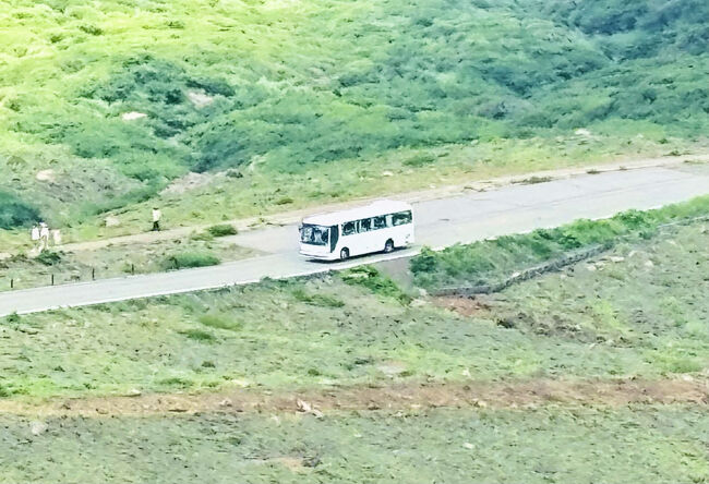 10:52<br />登って来ているバスを拡大してみました