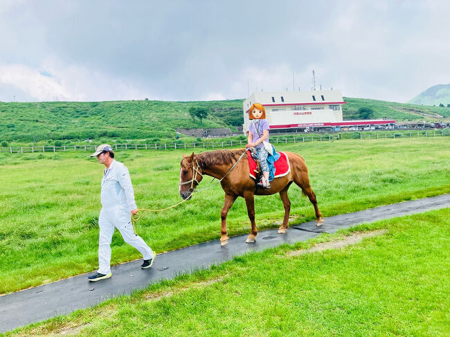 乗馬体験してみました<br />初めてお馬さんに乗った気がします♪<br />乗馬体験は約5分<br />1人乗り　1500円<br />幼児との2人乗り　2500円<br />大人の2人乗りは　できません