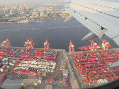 無事に羽田空港へ戻ってきました。
赤いクレーンかっこいい。噂通りキリンに見える。
今回もよき旅でした。ありがとうございました。