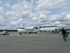 帰りもプロペラ機です。この日は結構遅れたので、ヘルシンキ空港で２時間くらいゆとりがあったはずですが、意外に忙しかったです。ヘルシンキ空港での手荷物チェックはありませんでしたが、イミグレーションに思ったより時間がかかりました。
ヘルシンキ空港では、マリメッコのお店やムーミンショップなどを覗きました。
お菓子などはリガ国際空港の免税店の方がやすかったです。