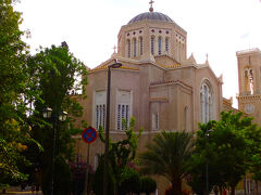 すぐそこ、
ミトロポレオス大聖堂。
