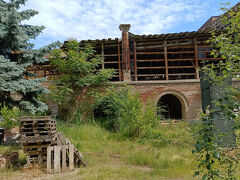旧王宮跡　修復もできないでそのまま