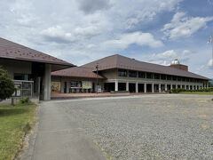 奥には長野市立博物館があります。
スタンプラリーで3箇所チェックすると、博物館の入場料が割引になります。