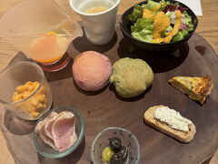 朝ご飯。
今日は私が洋食。