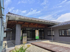 まったく観光が無いので次の目的地途中にあった飛騨市美術館へ！