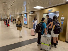 夕方からのブリュッセル北駅からケルンへ移動するので、先ずエレベーターの位置を確認しておきます。