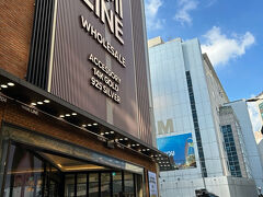 少し歩いてアクセサリーを見に来ました。

アクセサリー以外も色々あってワクワク！
色々と購入。