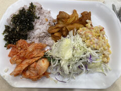 ２日目の朝です。
東横インの朝食、美味しい！
キムチも山盛りです。
本日のスープは干し鱈のスープでした。