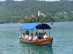 ブレッド島に渡る船