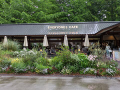 ランチは上野公園内の「EVERYONES CAFE」にて