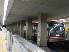 本町から阿波座は一駅だけなのですぐに千日前線に乗り換え。