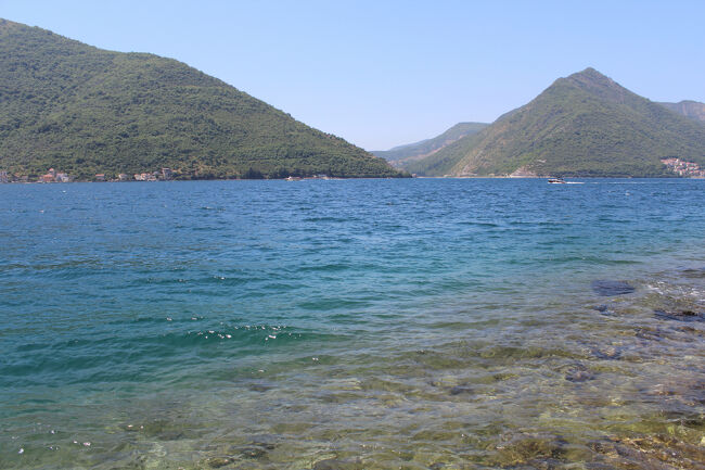 ペラストのビーチ。<br />今日もとても暑いので冷たい水が気持ち良い！
