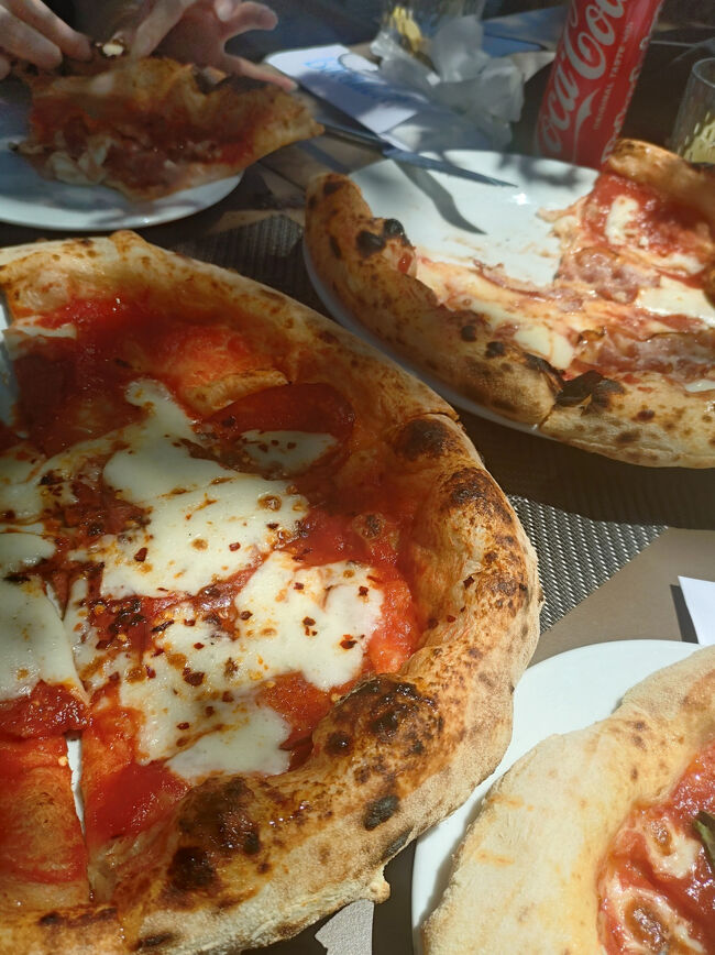 とっても美味しいピザだった。