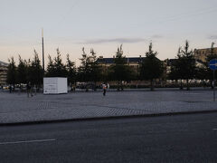 コンゲンスニュートー広場
ここから市庁舎前広場までショッピングストリートが続きます