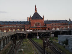 コペンハーゲン中央駅
重厚な目を惹く建物です