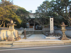 金剛福寺
足摺岬展望台に近い場所
朝６時半から開いていたのがすごい
清々しい参拝でした