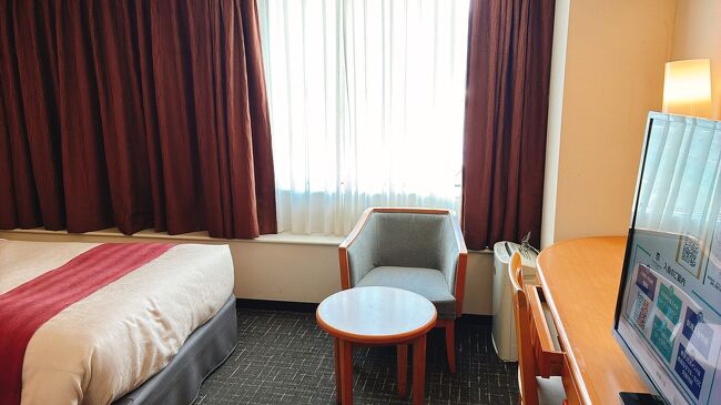 シンプルで落ち着けるお部屋でした。