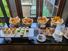 ALANG ALANG RESTAURANT。