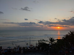 のんびり夕日を眺めた。