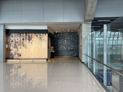 13:45 コンコースDを歩いてシンガポール航空シルバークリスラウンジに入室。