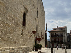 旧カルロス５世の古城。1968年にパラドールとして改装してます。
Parador de Hondarribia