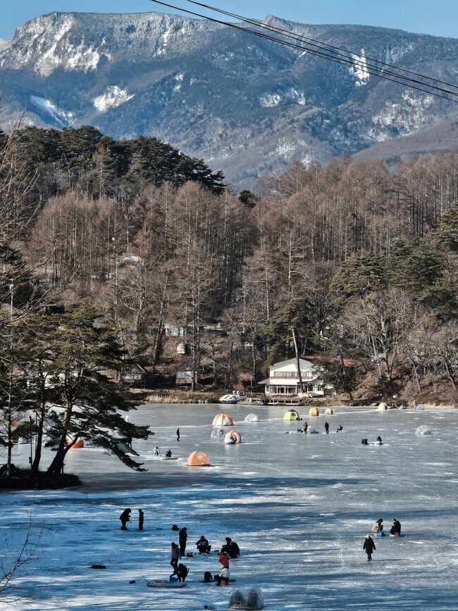 八ヶ岳連峰の麓に位置し、山々を一望することができます。