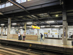 新千歳空港からエアポート快速に乗り札幌駅に到着。
外気が…涼しい！