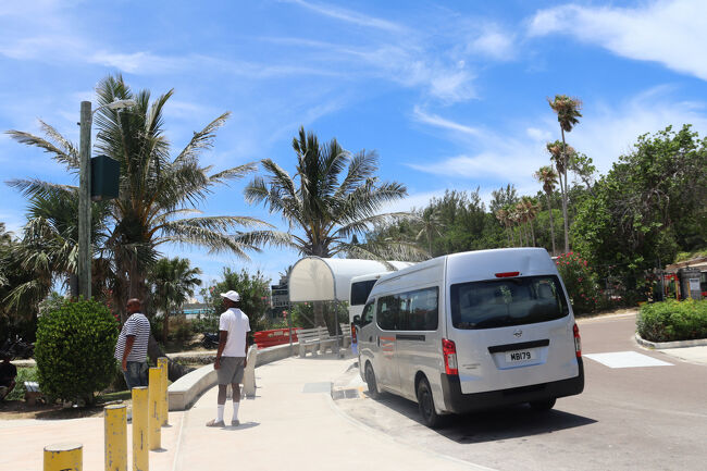  Horseshoe Bay Parking Lot<br />ツアーならここまで車なので帰りは楽ですネ。<br />７ドルと言ってた  ここから何処かまでの乗り合いバスもありました。