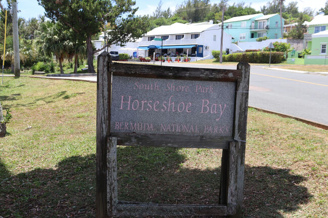 Across from Horseshoe Bay Beach <br />ホースシューベイで下車<br />人気だからここで何組か降りていました。