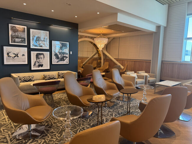 Primeclass Lounge <br />ラウンジが開くのに少しだけ待ちましたがPPのラウンジがあります。<br />お洒落で綺麗