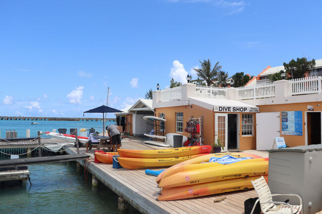 ホテルに戻ってきました。<br /><br />Dive Bermuda - Grotto Bay <br />ホテルのアクティビティ<br />ダイビングとかある様です。<br />