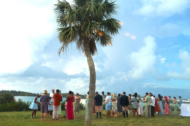 今日のディナーも2チョイス<br />独立記念日ビュッフェかレストランです。<br />私たちはレストランにしました。<br />2つあるレストランの片方はウエディングでした。