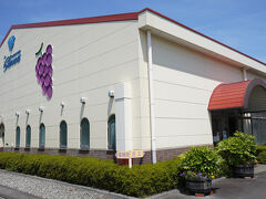 すぐ近くのシャンモリワイン (盛田甲州ワイナリー)へ
