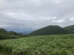 神山から45分ほどで駒ヶ岳到着
曇ってるのが残念。