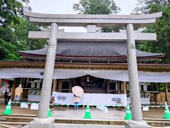 9:44　鹿島神宮
御祭神は、日本建国・武道の神様である「武甕槌大神」
神武天皇元年創祀の由緒ある神社。

大鳥居、楼門を潜り、拝殿へ。